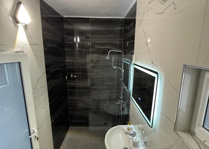 Alexandros Affittacamere Qeparo